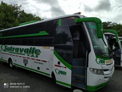 Bus de Sotravalle parqueado
